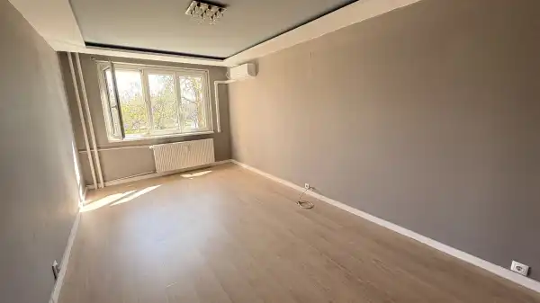 Eladó panel lakás, Budapest, III. kerület 3 szoba 69 m² 92.99 M Ft