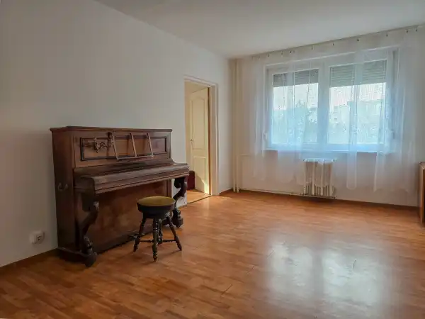 Eladó panel lakás, Budapest, XV. kerület 3 szoba 64 m² 67 M Ft