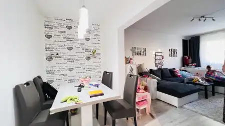 Eladó panel lakás, Budapest, XVIII. kerület 2+1 szoba 64 m² 62.5 M Ft
