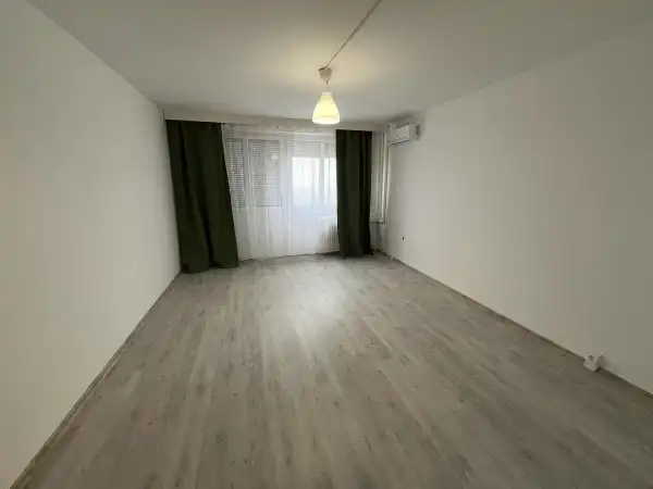 Eladó panel lakás, Dunaújváros 1 szoba 30 m² 26.7 M Ft