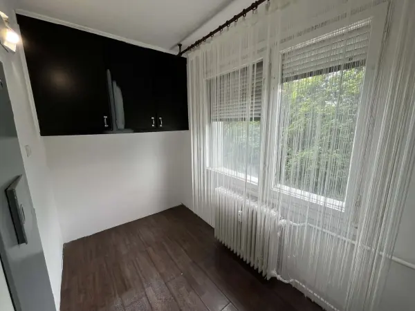 Eladó panel lakás, Dunaújváros 1 szoba 35 m² 25.4 M Ft