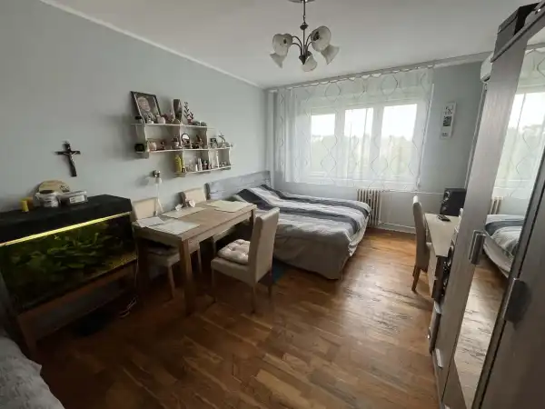 Eladó panel lakás, Dunaújváros 1 szoba 30 m² 24.9 M Ft