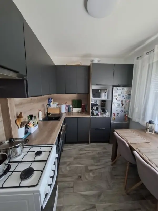 Eladó panel lakás, Dunaújváros 1+1 szoba 49 m² 34.9 M Ft