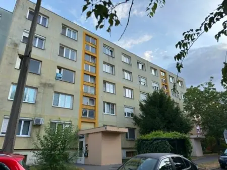 eladó panel lakás, Dunaújváros