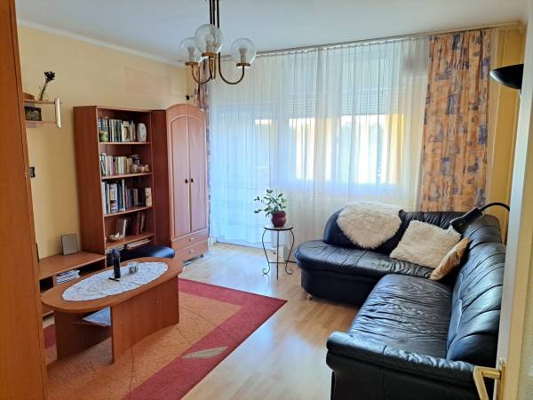 eladó panel lakás, Dunaújváros