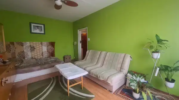 Eladó panel lakás, Dunaújváros 2 szoba 52 m² 33 M Ft