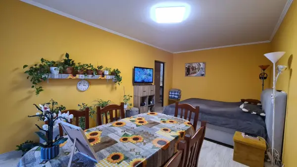 Eladó panel lakás, Dunaújváros 2 szoba 57 m² 34.2 M Ft