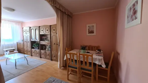 Eladó panel lakás, Dunaújváros 2 szoba 53 m² 32.9 M Ft