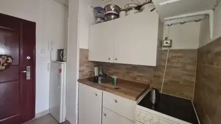 Eladó panel lakás, Dunaújváros 1 szoba 31 m² 24.9 M Ft