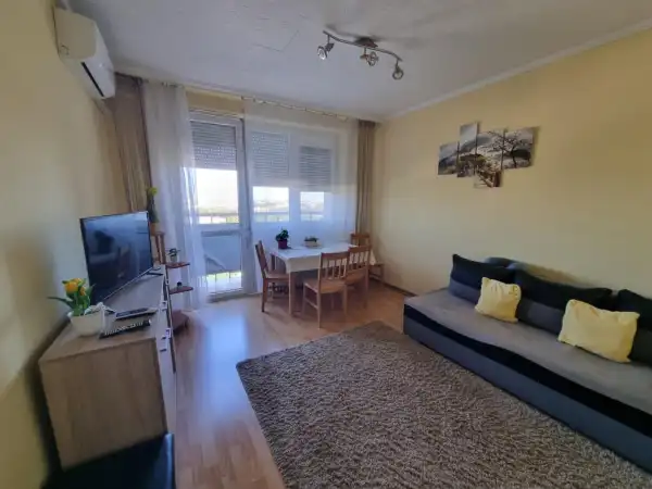 Eladó panel lakás, Dunaújváros 1+2 szoba 59 m² 30.9 M Ft