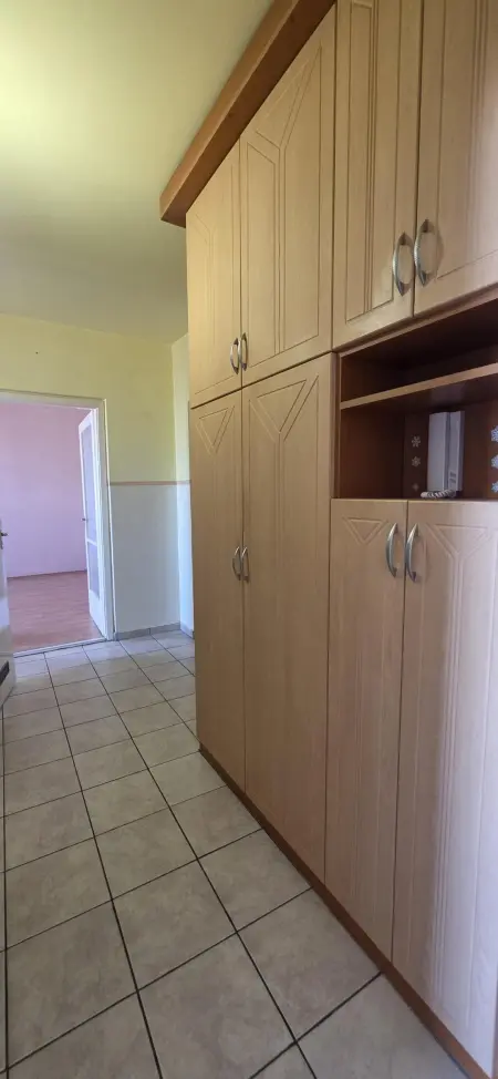 Eladó panel lakás, Dunaújváros 2 szoba 53 m² 28 M Ft