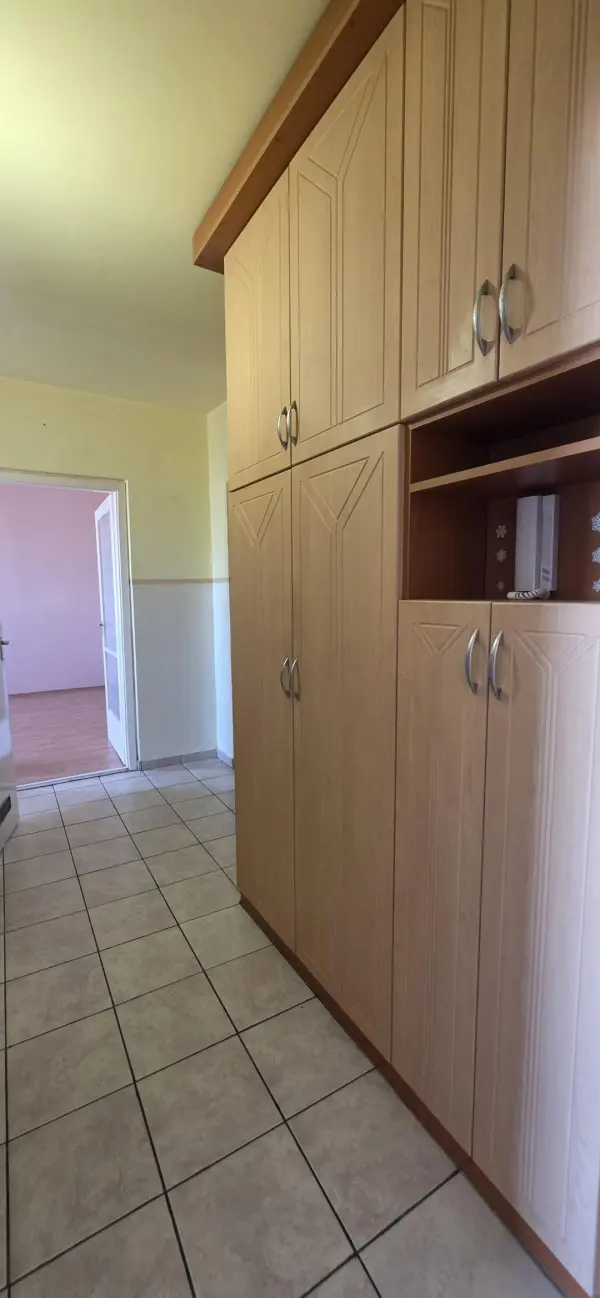 Eladó panel lakás, Dunaújváros 2 szoba 53 m² 28 M Ft