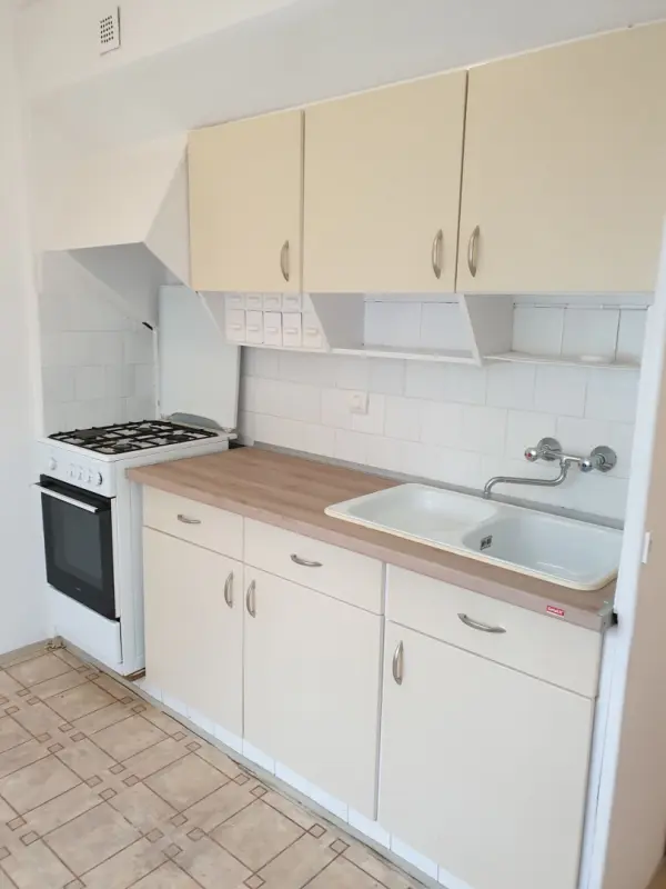 Eladó panel lakás, Dunaújváros 1+1 szoba 45 m² 29.6 M Ft