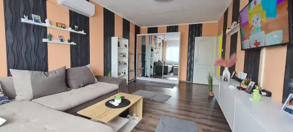 Eladó panel lakás, Dunaújváros 2 szoba 52 m² 30.99 M Ft