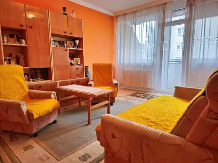 eladó panel lakás, Eger