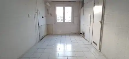 eladó panel lakás, Gyula