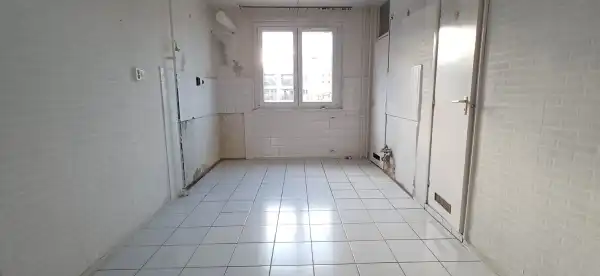 Eladó panel lakás, Gyula 1+2 szoba 60 m² 28.5 M Ft