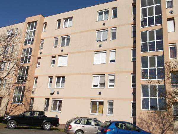 eladó panel lakás, Hajdúböszörmény