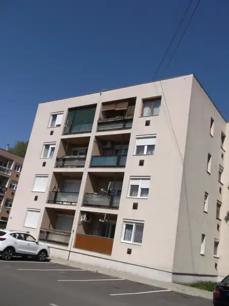 eladó panel lakás, Hajdúböszörmény