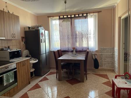 eladó panel lakás, Nyíregyháza