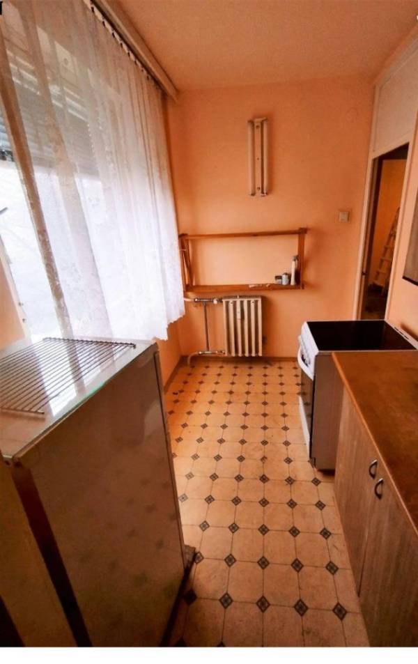 eladó panel lakás, Oroszlány