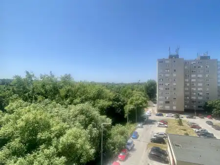 eladó panel lakás, Oroszlány