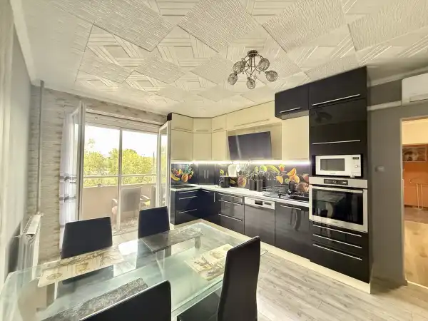 Eladó panel lakás, Oroszlány 1+2 szoba 50 m² 41.5 M Ft