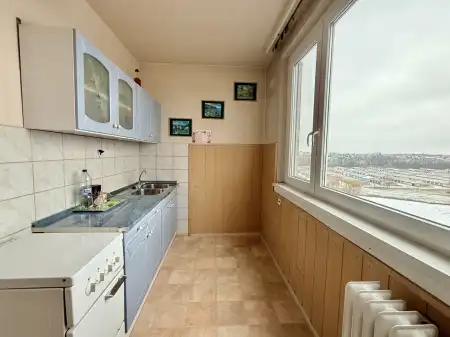 eladó panel lakás, Oroszlány