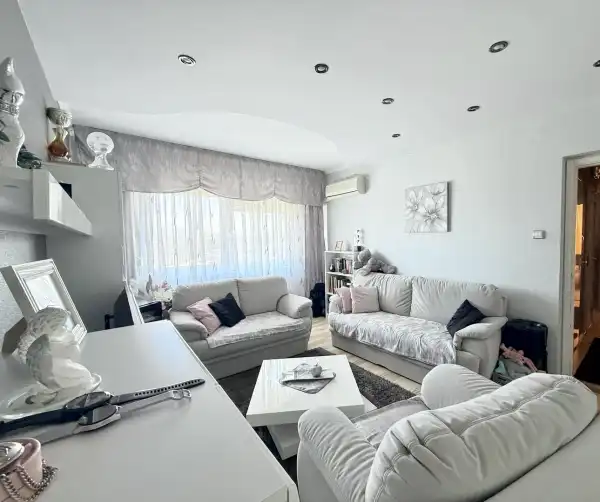 Eladó panel lakás, Oroszlány 2+1 szoba 53 m² 36.8 M Ft