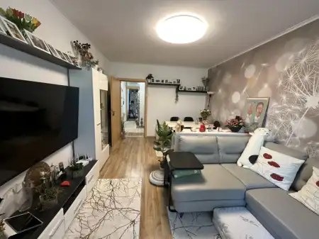 eladó panel lakás, Paks