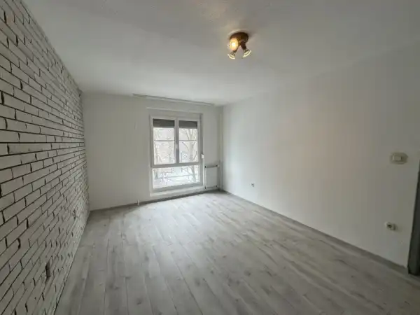 Eladó panel lakás, Paks 2+1 szoba 58 m² 47.9 M Ft