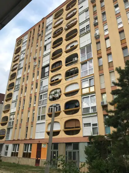 eladó panel lakás, Pécs