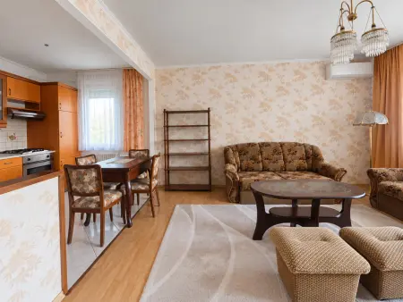 Eladó panel lakás, Sopron 2 szoba 62 m² 54.9 M Ft