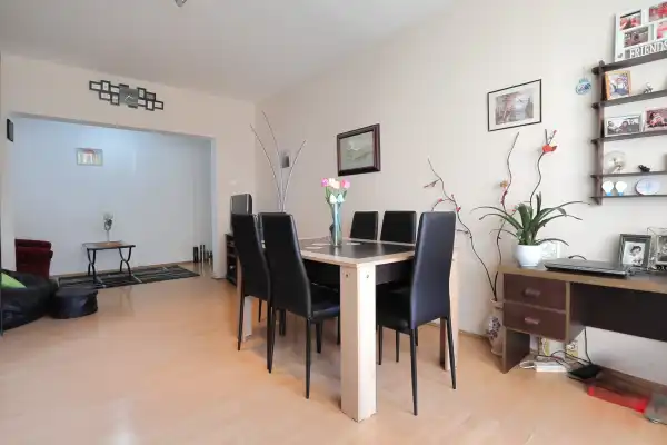 Eladó panel lakás, Szeged 2 szoba 55 m² 56.9 M Ft