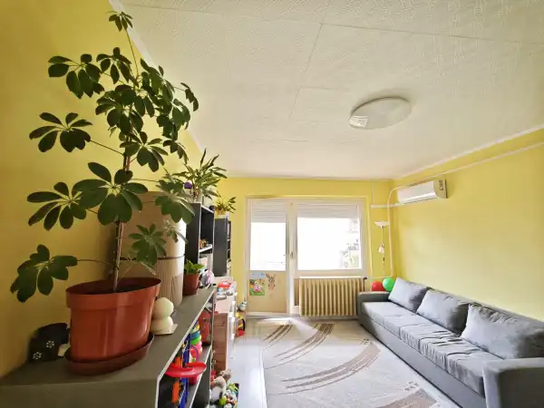 Eladó panel lakás, Szeged 3 szoba 63 m² 62.9 M Ft