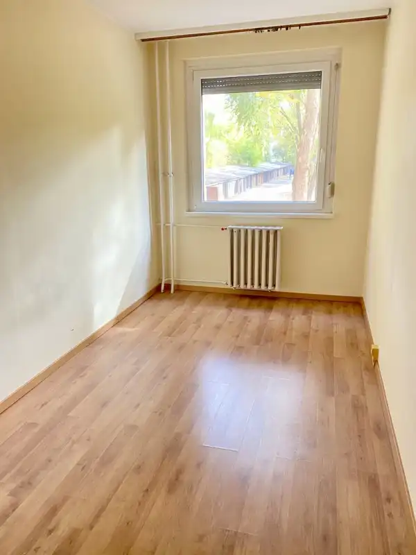 Eladó panel lakás, Szeged 1+1 szoba 47 m² 46.9 M Ft Eladó panel lakás, Szeged 1+1 szoba 47 m² 46.9 M Ft