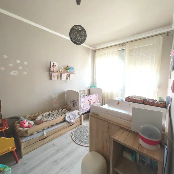 Eladó panel lakás, Szeged 2+2 szoba 72 m² 58.5 M Ft