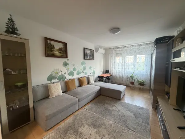 Eladó panel lakás, Székesfehérvár 2 szoba 53 m² 52.9 M Ft