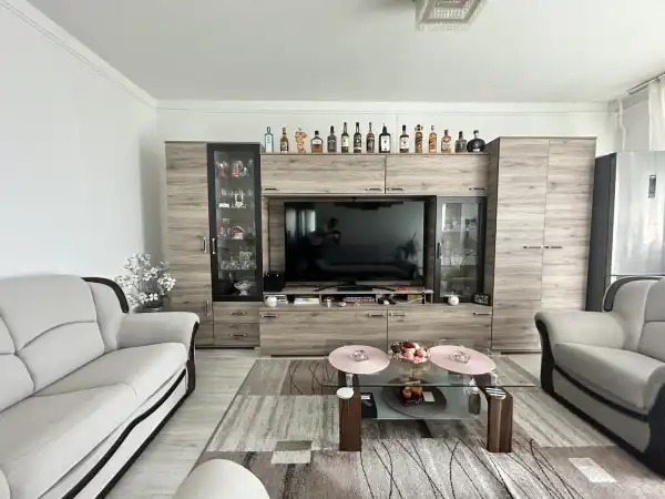 Eladó panel lakás, Székesfehérvár 3 szoba 53 m² 52.5 M Ft