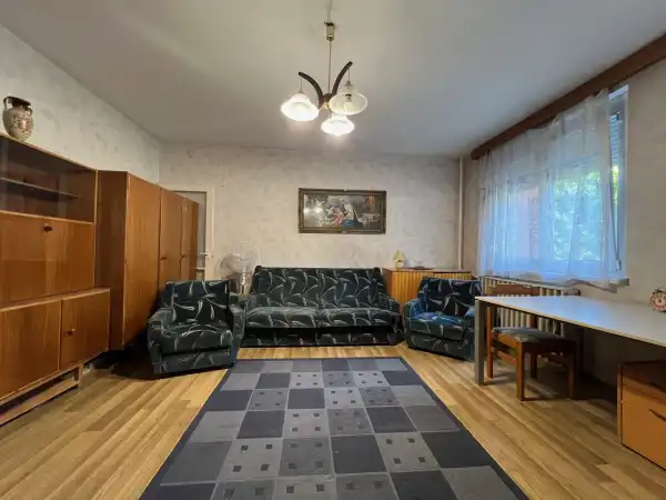 Eladó panel lakás, Székesfehérvár 2 szoba 42 m² 41.9 M Ft