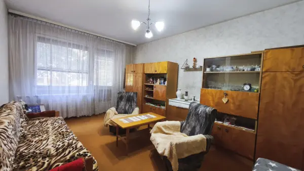 Eladó panel lakás, Szekszárd 1+1 szoba 40 m² 30.9 M Ft