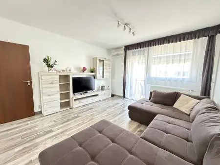 Eladó panel lakás, Szigetszentmiklós 2+1 szoba 62 m² 61.9 M Ft