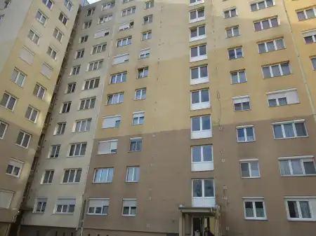eladó panel lakás, Szombathely