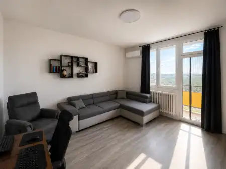 eladó panel lakás, Tatabánya