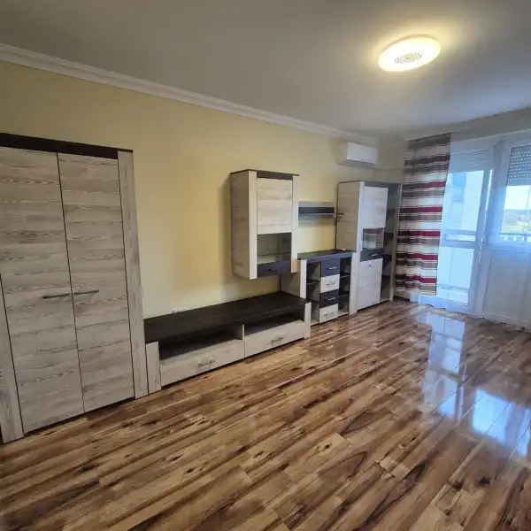 Eladó panel lakás, Tiszaújváros 3 szoba 75 m² 42.5 M Ft