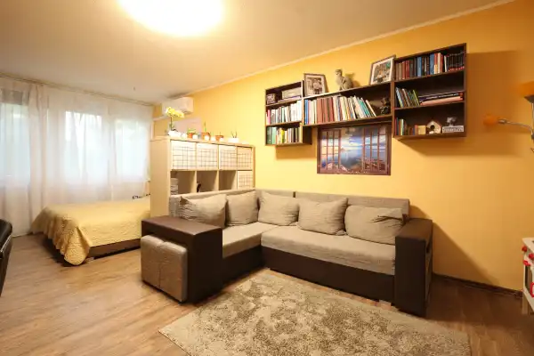 Eladó panel lakás, Vác 2 szoba 58 m² 49.9 M Ft