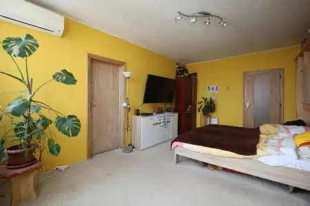 eladó panel lakás, Vác