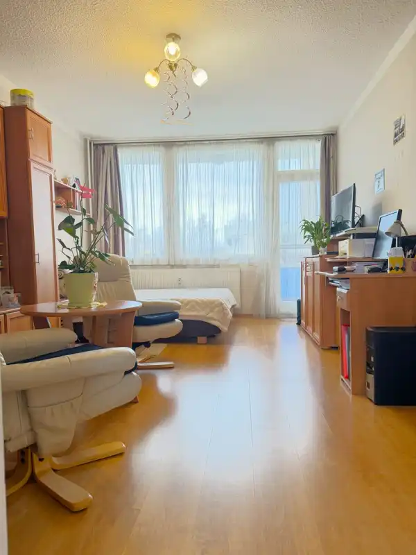 Eladó panel lakás, Vác 4 szoba 57 m² 56.9 M Ft