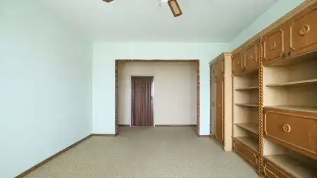 eladó panel lakás, Vác