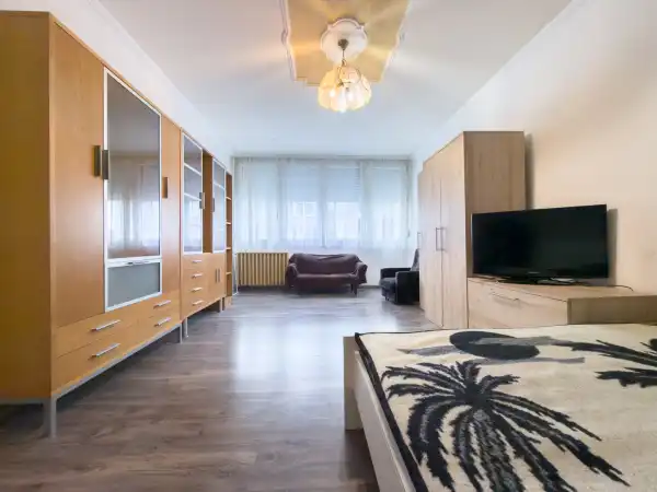 Eladó panel lakás, Vác 2 szoba 57 m² 56 M Ft